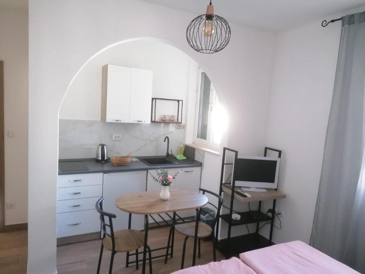 Vila Mateja Apartman Trogir Kültér fotó